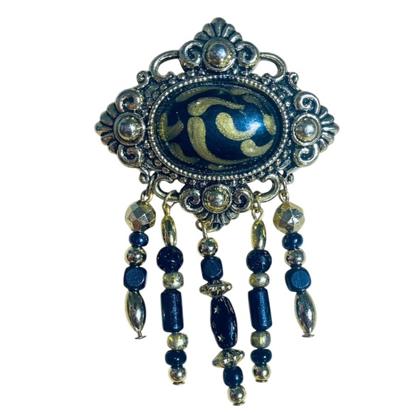 Vintage Jewelry Lot Five pairs Clip On Earrings One Brooch Pin Gold Bronze Tones - Picture 8 of 9